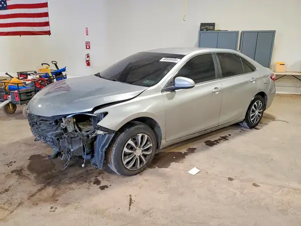 4T1BF1FK0HU685722 2017 TOYOTA CAMRY - Image 1