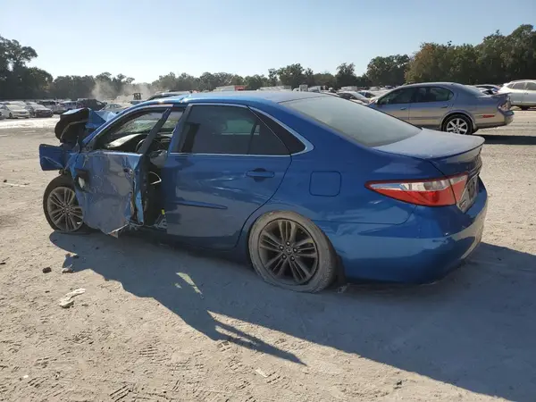 4T1BF1FK0HU685820 2017 TOYOTA CAMRY - Image 2