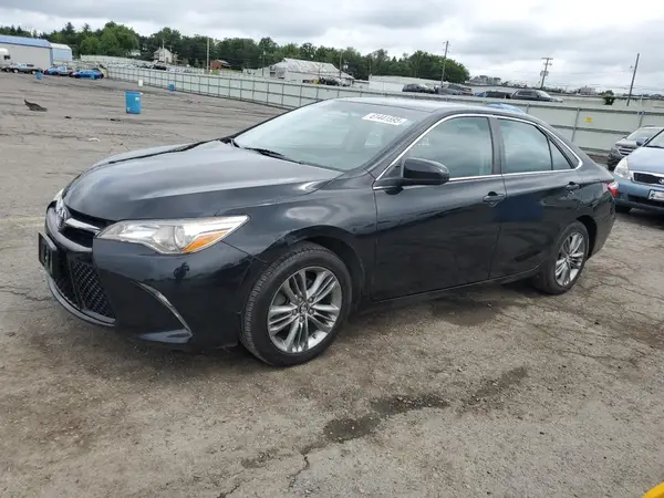 4T1BF1FK0HU685994 2017 TOYOTA CAMRY - Image 1