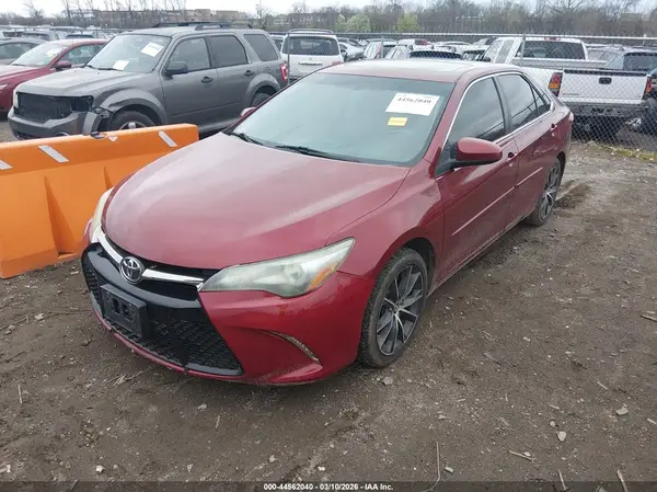 4T1BF1FK0HU687437 2017 TOYOTA CAMRY - Image 2