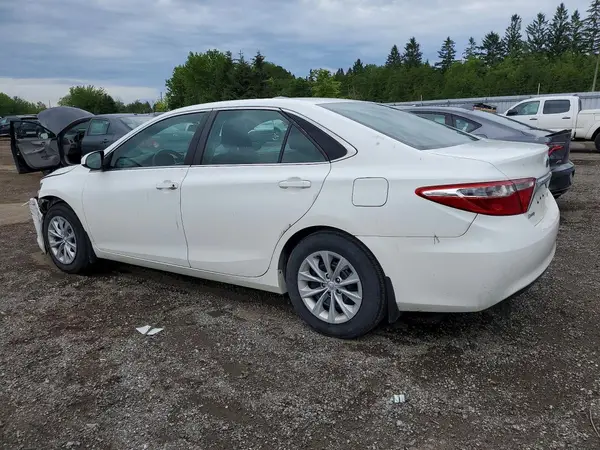 4T1BF1FK0HU687812 2017 TOYOTA CAMRY - Image 2
