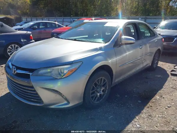 4T1BF1FK0HU689835 2017 TOYOTA CAMRY - Image 2