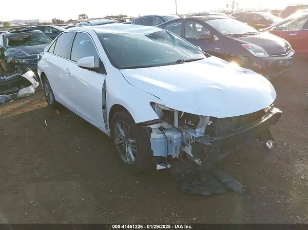 4T1BF1FK0HU690533 2017 TOYOTA CAMRY - Image 1