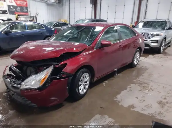 4T1BF1FK0HU692900 2017 TOYOTA CAMRY - Image 2
