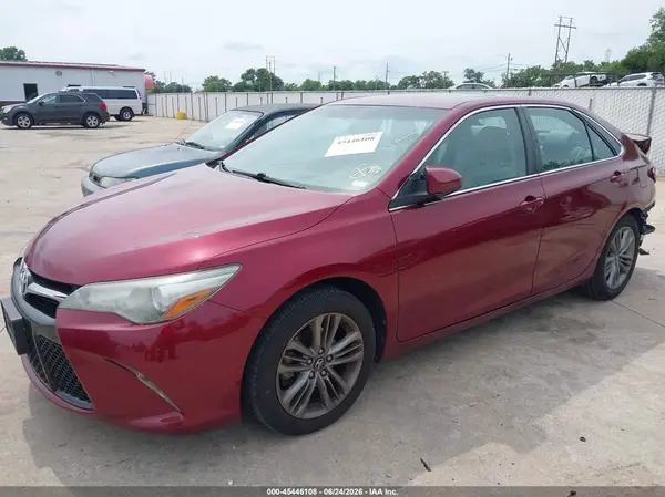 4T1BF1FK0HU693562 2017 TOYOTA CAMRY - Image 2