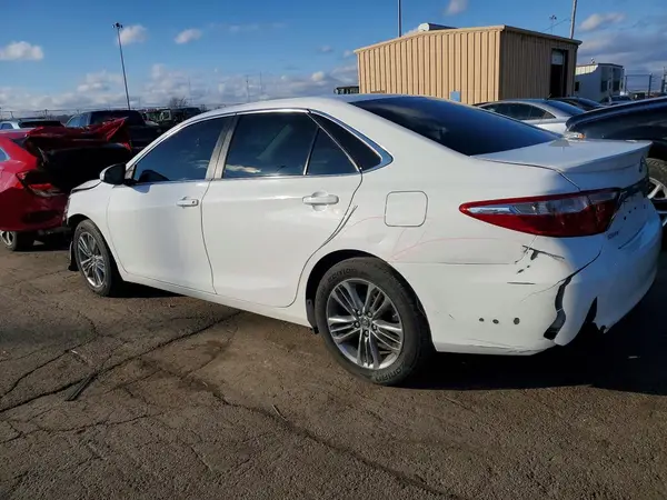 4T1BF1FK0HU695084 2017 TOYOTA CAMRY - Image 2