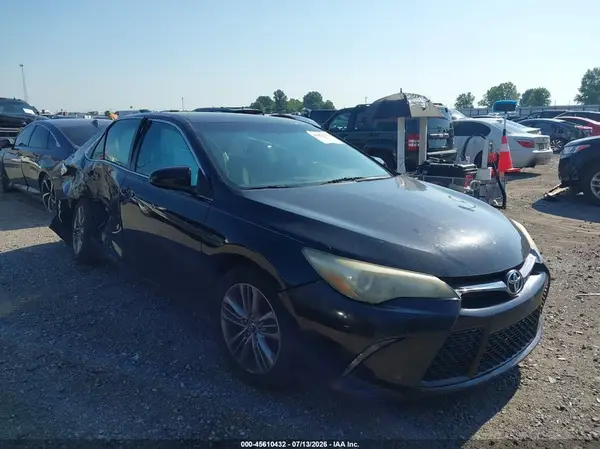 4T1BF1FK0HU696154 2017 TOYOTA CAMRY - Image 1