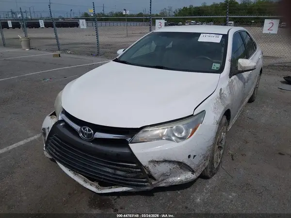 4T1BF1FK0HU697076 2017 TOYOTA CAMRY - Image 2