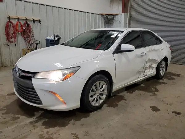 4T1BF1FK0HU699605 2017 TOYOTA CAMRY - Image 1