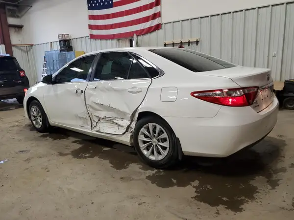 4T1BF1FK0HU699605 2017 TOYOTA CAMRY - Image 2