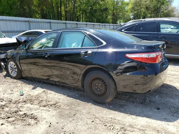 4T1BF1FK0HU700820 2017 TOYOTA CAMRY - Image 2