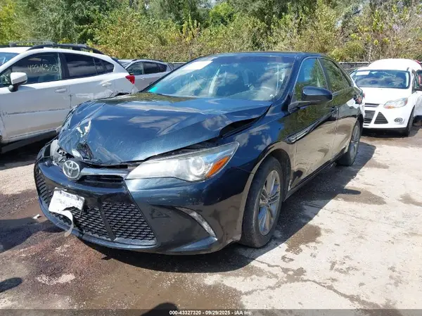 4T1BF1FK0HU700980 2017 TOYOTA CAMRY - Image 2