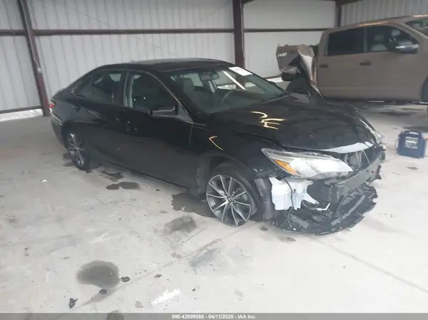 4T1BF1FK0HU701207 2017 TOYOTA CAMRY - Image 1