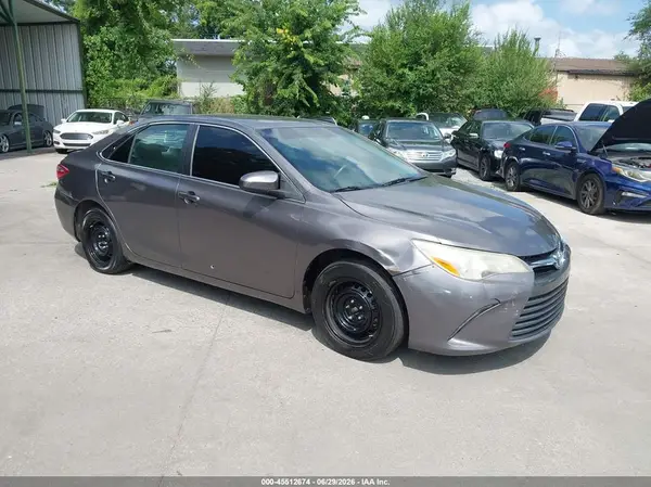 4T1BF1FK0HU701806 2017 TOYOTA CAMRY - Image 1