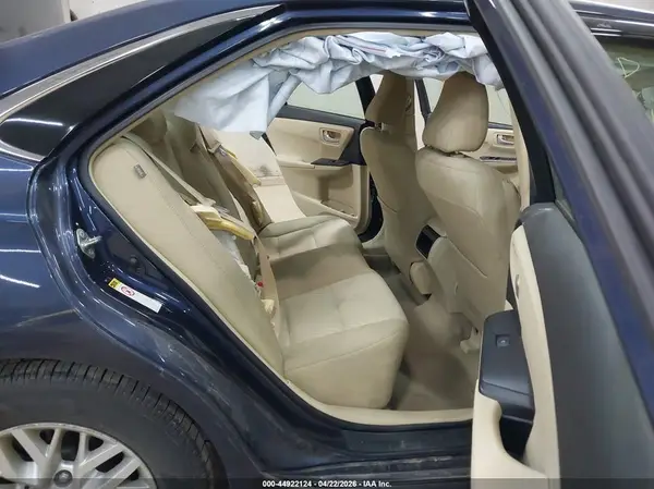 4T1BF1FK0HU704494 2017 TOYOTA CAMRY - Image 8