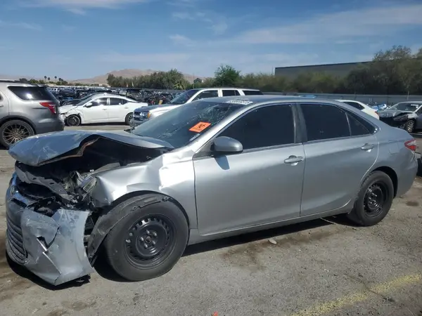 4T1BF1FK0HU705841 2017 TOYOTA CAMRY - Image 1