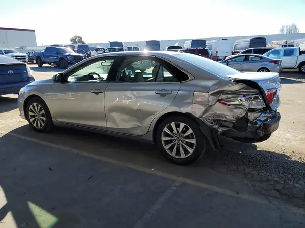 4T1BF1FK0HU706181 2017 TOYOTA CAMRY - Image 2