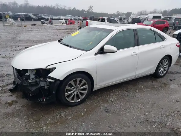 4T1BF1FK0HU709291 2017 TOYOTA CAMRY - Image 2