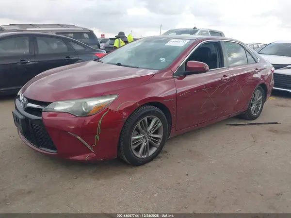 4T1BF1FK0HU709405 2017 TOYOTA CAMRY - Image 2