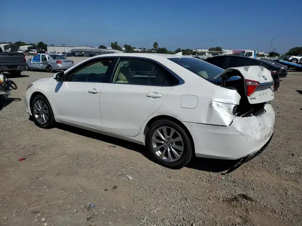 4T1BF1FK0HU709968 2017 TOYOTA CAMRY - Image 2