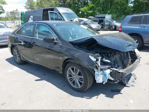 4T1BF1FK0HU711011 2017 TOYOTA CAMRY - Image 1