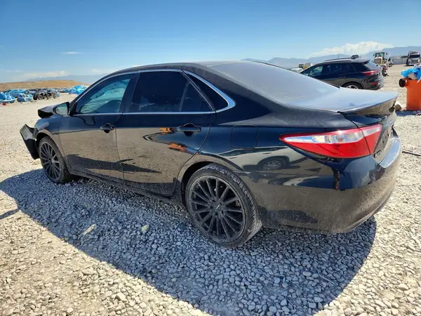 4T1BF1FK0HU712966 2017 TOYOTA CAMRY - Image 2
