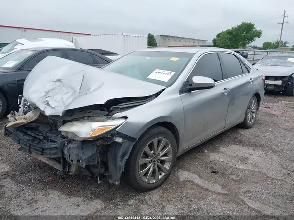 4T1BF1FK0HU713177 2017 TOYOTA CAMRY - Image 2