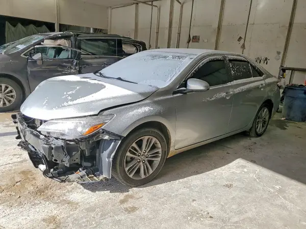 4T1BF1FK0HU713258 2017 TOYOTA CAMRY - Image 1