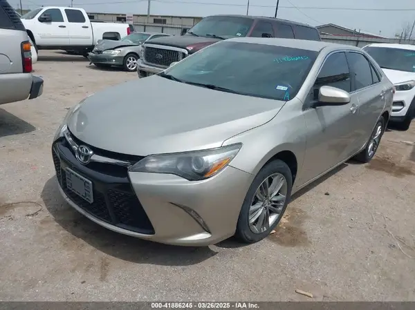 4T1BF1FK0HU714197 2017 TOYOTA CAMRY - Image 2