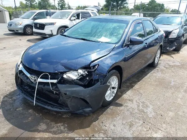 4T1BF1FK0HU714636 2017 TOYOTA CAMRY - Image 2