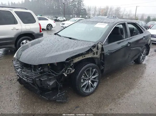 4T1BF1FK0HU715169 2017 TOYOTA CAMRY - Image 2