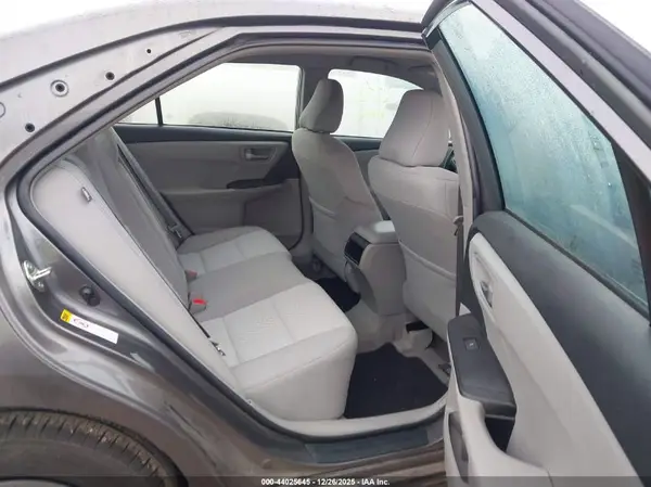 4T1BF1FK0HU715270 2017 TOYOTA CAMRY - Image 8