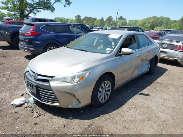 4T1BF1FK0HU716323 2017 TOYOTA CAMRY - Image 2