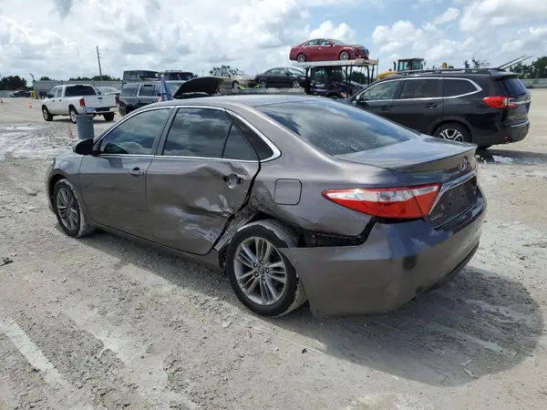 4T1BF1FK0HU717794 2017 TOYOTA CAMRY - Image 2