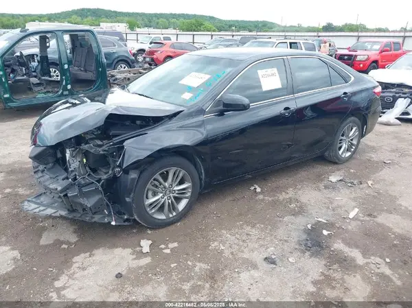 4T1BF1FK0HU719559 2017 TOYOTA CAMRY - Image 2
