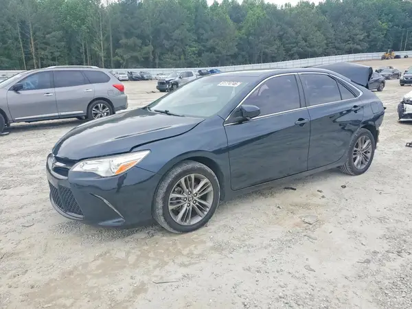 4T1BF1FK0HU719609 2017 TOYOTA CAMRY - Image 1