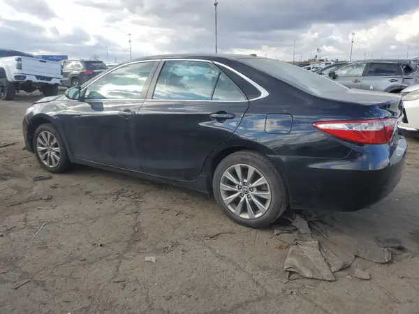 4T1BF1FK0HU720453 2017 TOYOTA CAMRY - Image 2