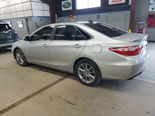 4T1BF1FK0HU722249 2017 TOYOTA CAMRY - Image 2