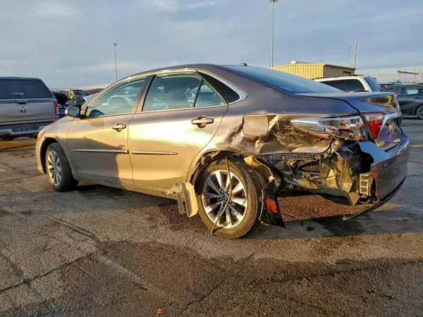 4T1BF1FK0HU722736 2017 TOYOTA CAMRY - Image 2