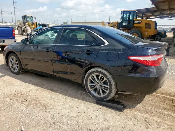 4T1BF1FK0HU723871 2017 TOYOTA CAMRY - Image 2