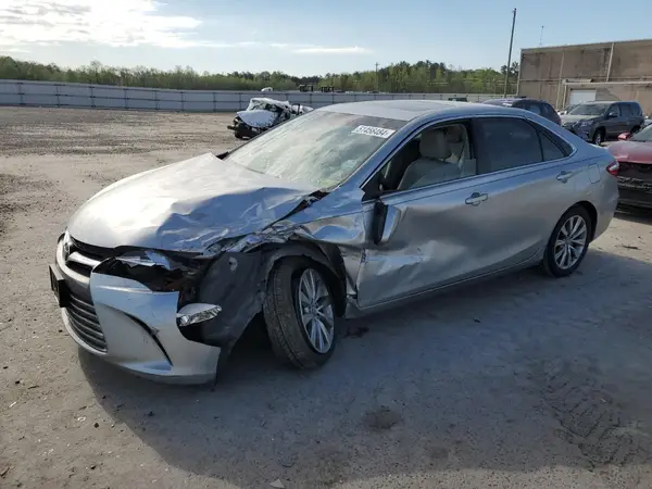 4T1BF1FK0HU726267 2017 TOYOTA CAMRY - Image 1