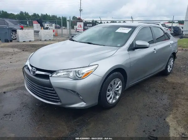4T1BF1FK0HU727578 2017 TOYOTA CAMRY - Image 2