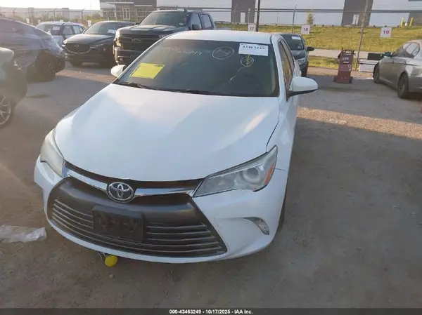 4T1BF1FK0HU729024 2017 TOYOTA CAMRY - Image 2