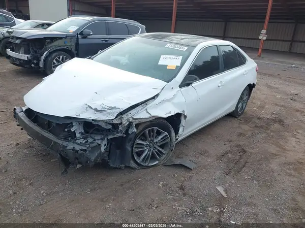 4T1BF1FK0HU729766 2017 TOYOTA CAMRY - Image 2