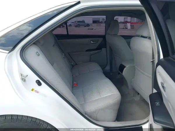 4T1BF1FK0HU733302 2017 TOYOTA CAMRY - Image 8
