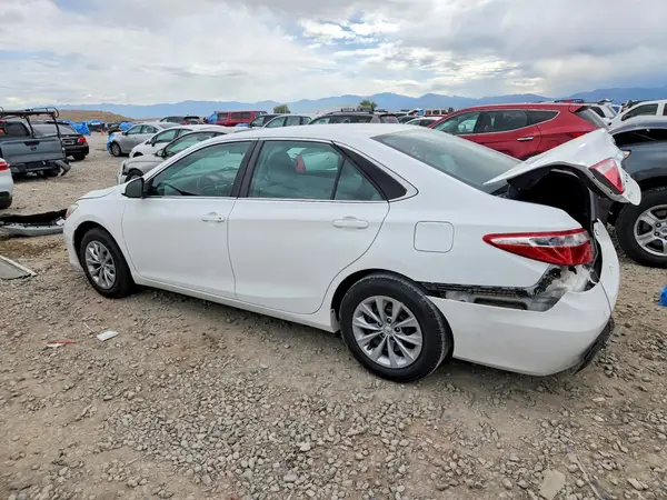 4T1BF1FK0HU733980 2017 TOYOTA CAMRY - Image 2