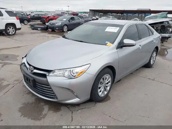 4T1BF1FK0HU734403 2017 TOYOTA CAMRY - Image 2