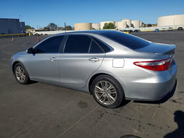 4T1BF1FK0HU736412 2017 TOYOTA CAMRY - Image 2