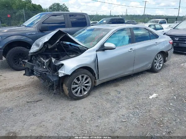 4T1BF1FK0HU737026 2017 TOYOTA CAMRY - Image 2