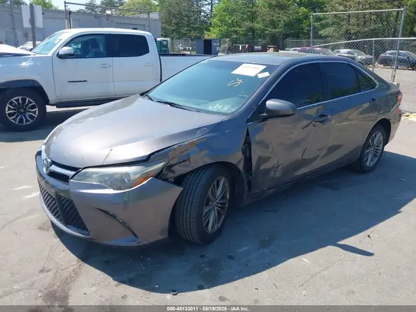 4T1BF1FK0HU737107 2017 TOYOTA CAMRY - Image 2